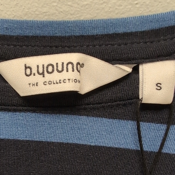 Fitted Blue 3/4 Sleeve T-shirt with Crew Neck - Picture 3 of 4